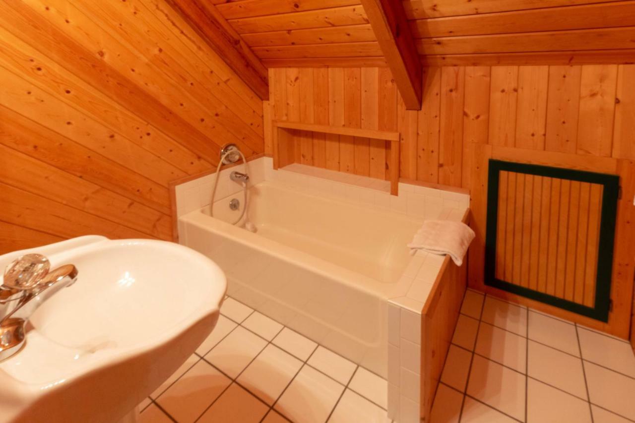 Вілла Creekside Bunkhouse Whittier Екстер'єр фото
