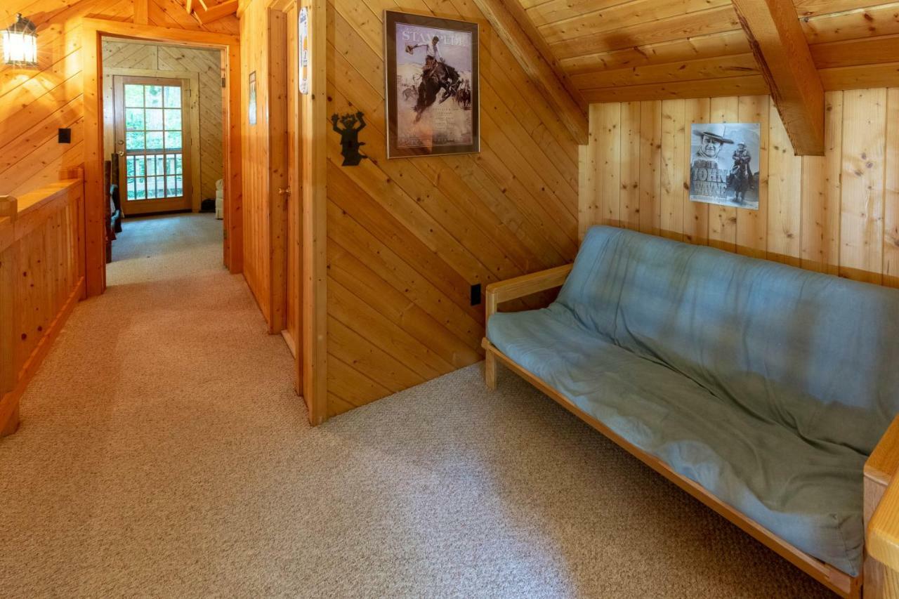Вілла Creekside Bunkhouse Whittier Екстер'єр фото
